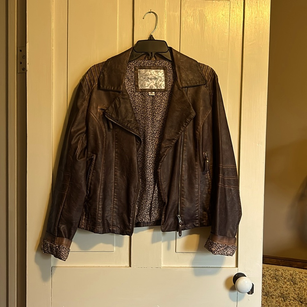 Jacket with leopard lining.